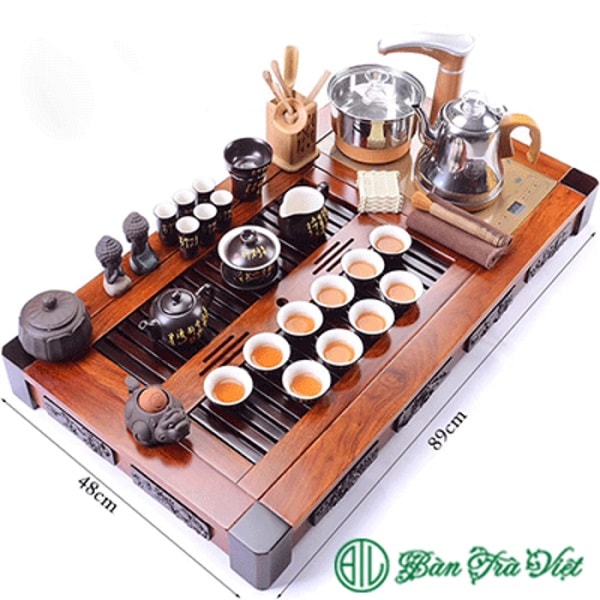 Bếp Kamjove G9 được lắp đặt trên khay trà gỗ tạo thành bếp trà điện